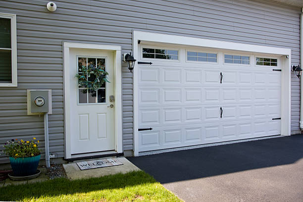 24/7 Emergency Garage Door Panel Replacement experts in Camp Hill, AL